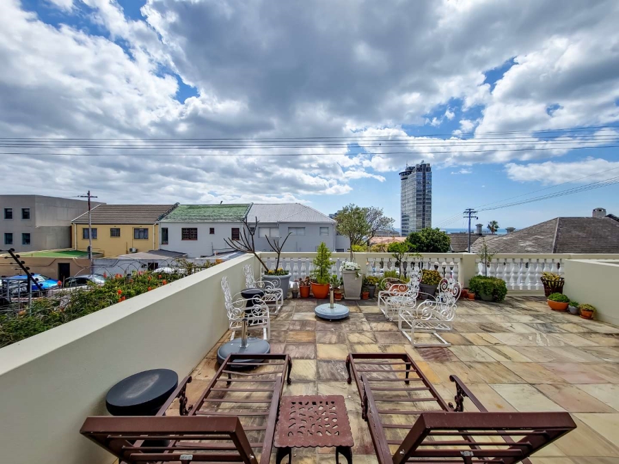2 Bedroom Property for Sale in Sea Point Western Cape
